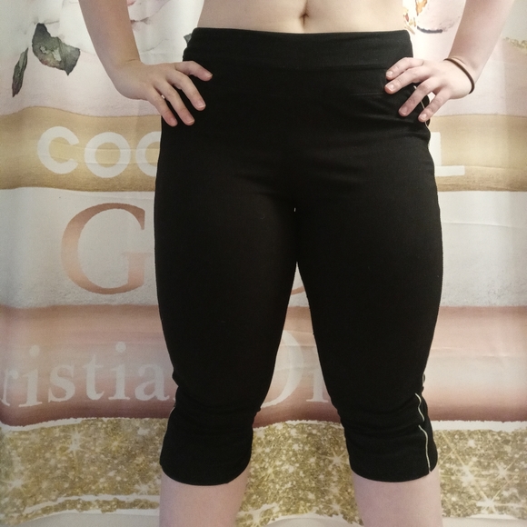 Tangerine | Pants u0026 Jumpsuits | Tangerine Black Green Activewear Capri S L  | Poshmark